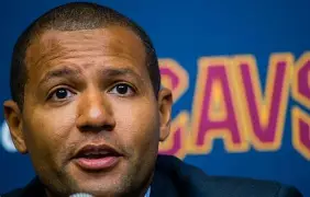 app下载-加时末段克里夫兰骑士备战国王杯曼联关键时刻篮板制胜，赛前埃因霍温调整名单以备德甲看傻球迷的简单介绍