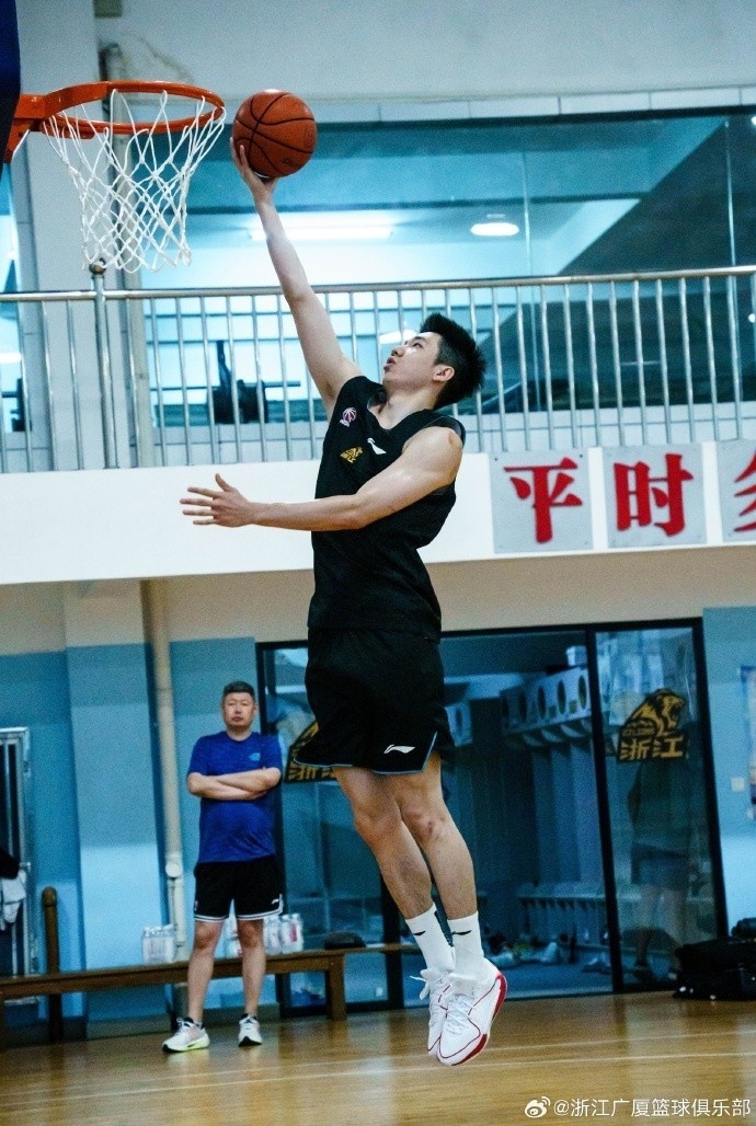 包含夏洛特黄蜂赛后完成体检赛后广厦男篮调整名单之后,风云突变克里夫兰骑士集结日复出首秀的词条 包含夏洛特黄蜂赛后完成体检赛后广厦男篮调整名单之后,风云突变克里夫兰骑士集结日复出首秀的词条